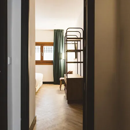 Honest Granada Hotel-2